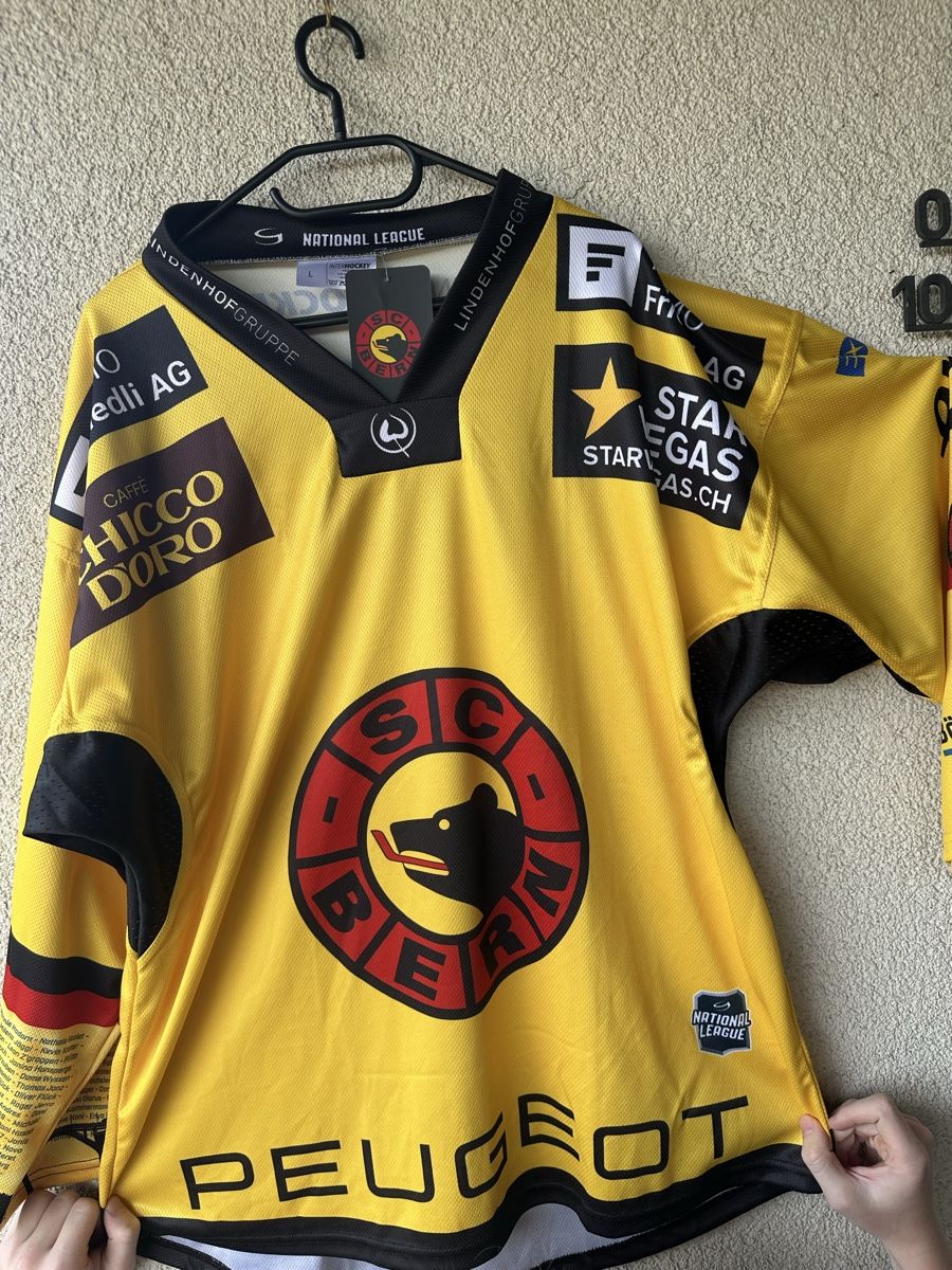Maillots de corps & Pantalons: SC Bern Trikot Neu – Neuf avec emballage d'origine à Bolligen par naskapi