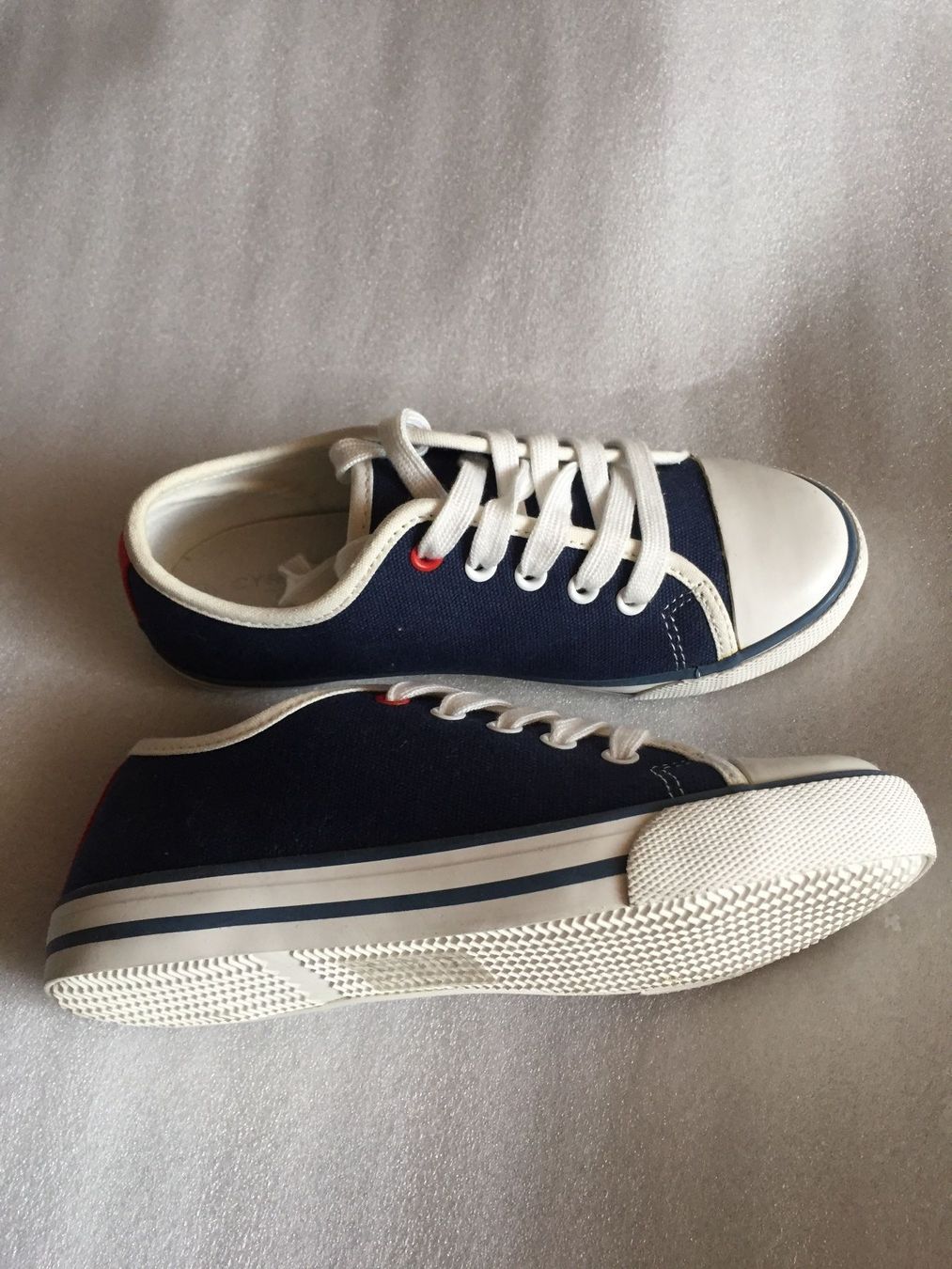 Cyrillus Scarpe per ragazzi: Sneaker Cyrillus 32 neuve – Nuovo e nell'imballaggio originale da Geneve venduto da Monthoux13 1
