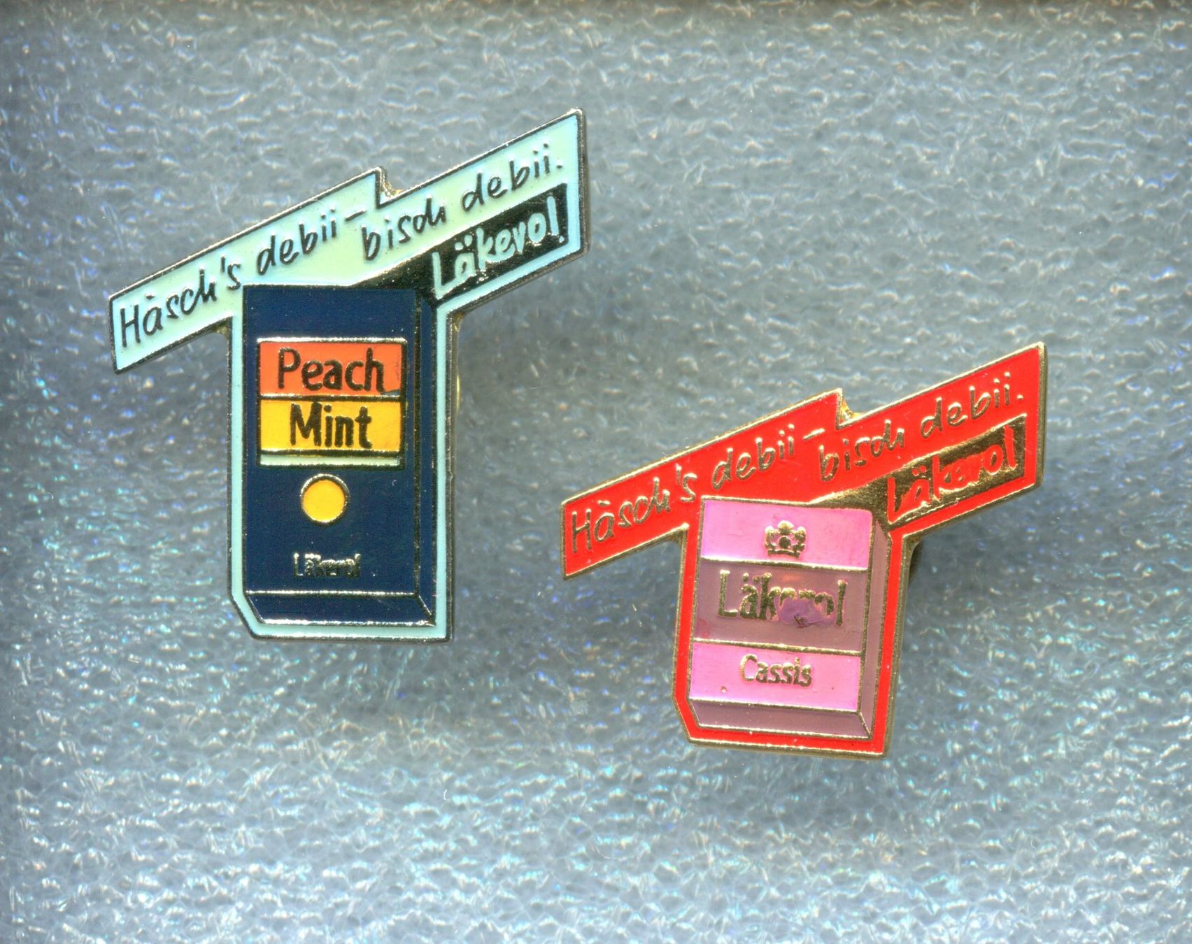Placchette & Badge: 2 Pins  Läkerol – Usato da Winterthur venduto da Sammleroase