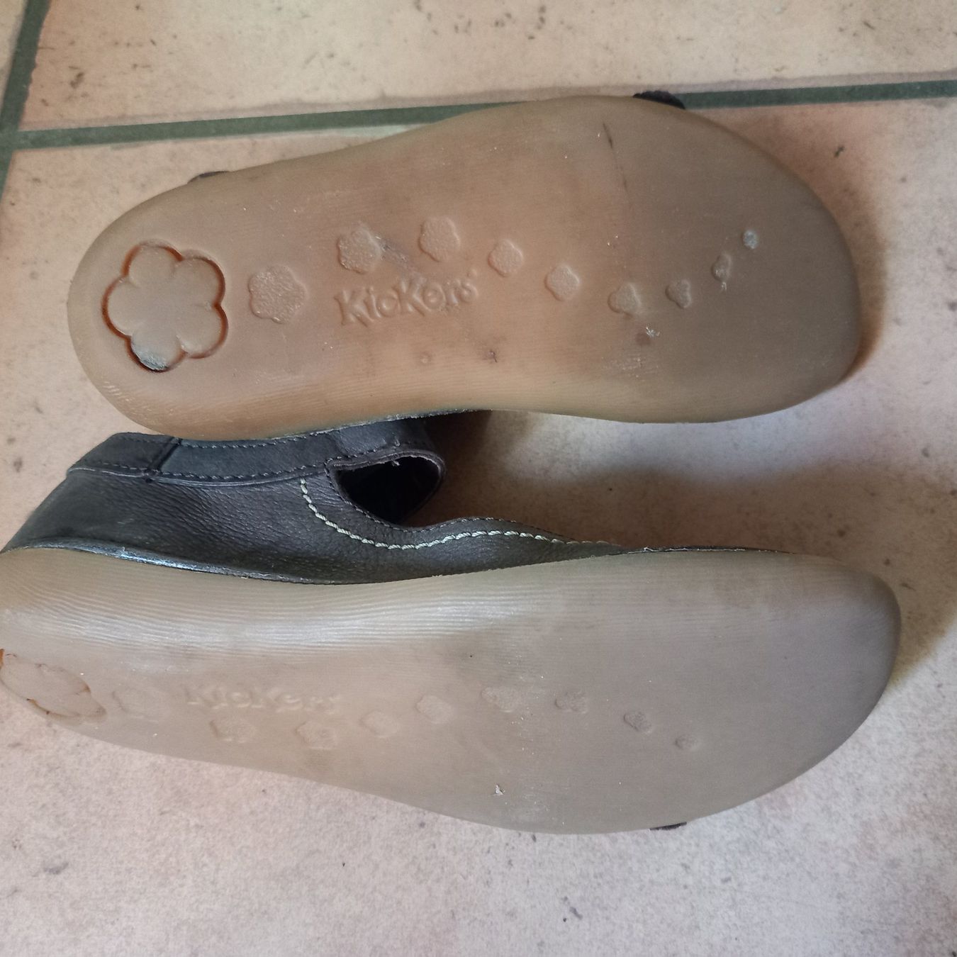 Kickers Schuhe für Mädchen: Ballerines Kickers 33 – Gebraucht aus Courrendlin von tititchoun 1