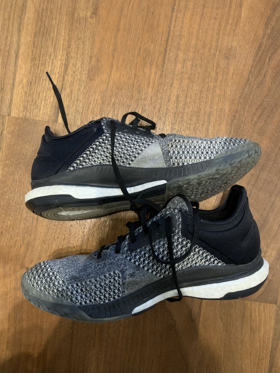 Adidas Herrenschuhe: Hallenturnschuhe, Grösse 38 2/3, Grau/Schwarz – Gebraucht aus Aarwangen von ChristineHoKa 2