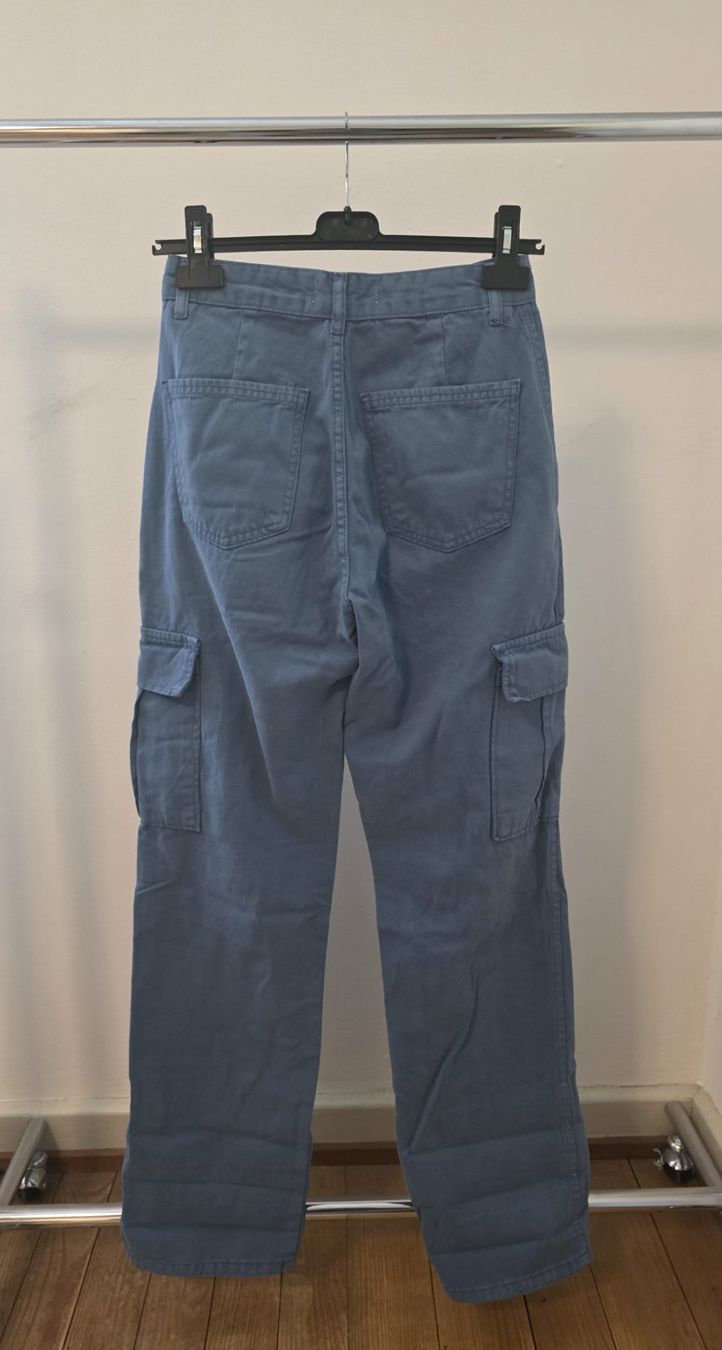 Stradivarius Pantalons: Blaue Cargohose Stradivarius – Neuf (Voir description) à Rothenfluh par sel_j856 1