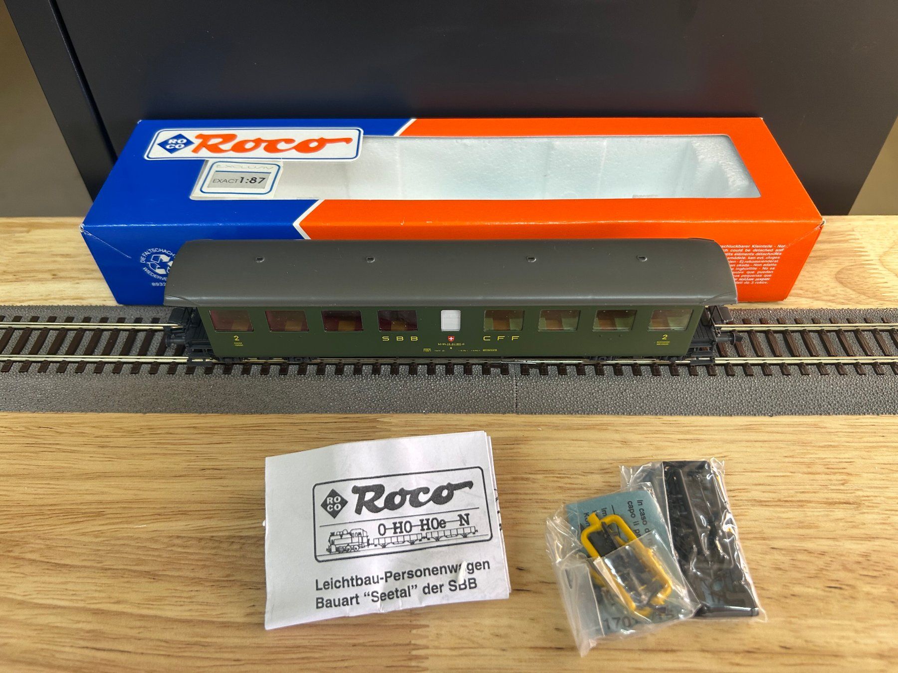 Roco Modelleisenbahnen: Roco Seetalwagen 2. Klasse/H0 DC – Gebraucht aus Oberhasli von Eppe0 1