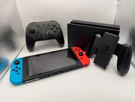 Nintendo Switch V1 HAC-001 + Pro Controller + 200GB microSD