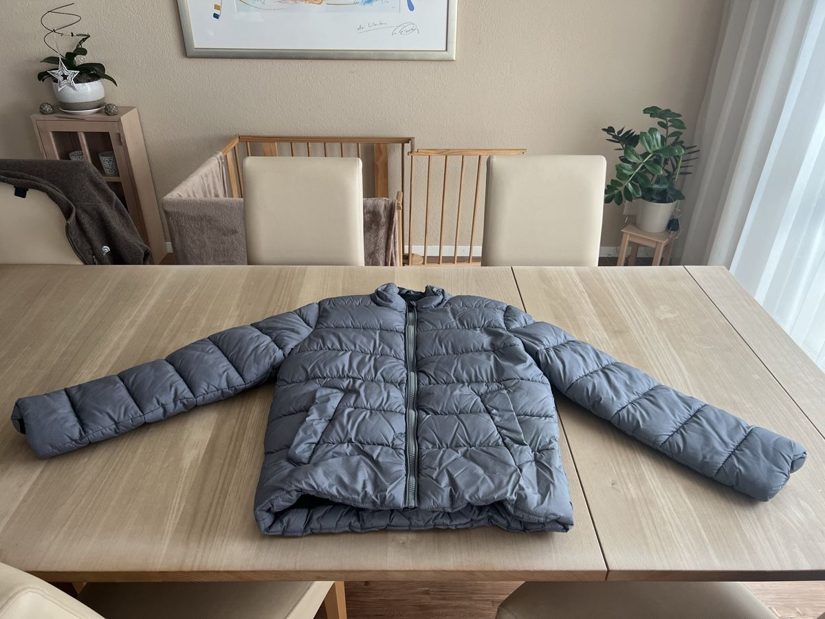 Giacche: Warme Herren-Steppjacke wattiert Gr. M 48/50 hellgrau – Usato da Dottikon venduto da Eyota2012