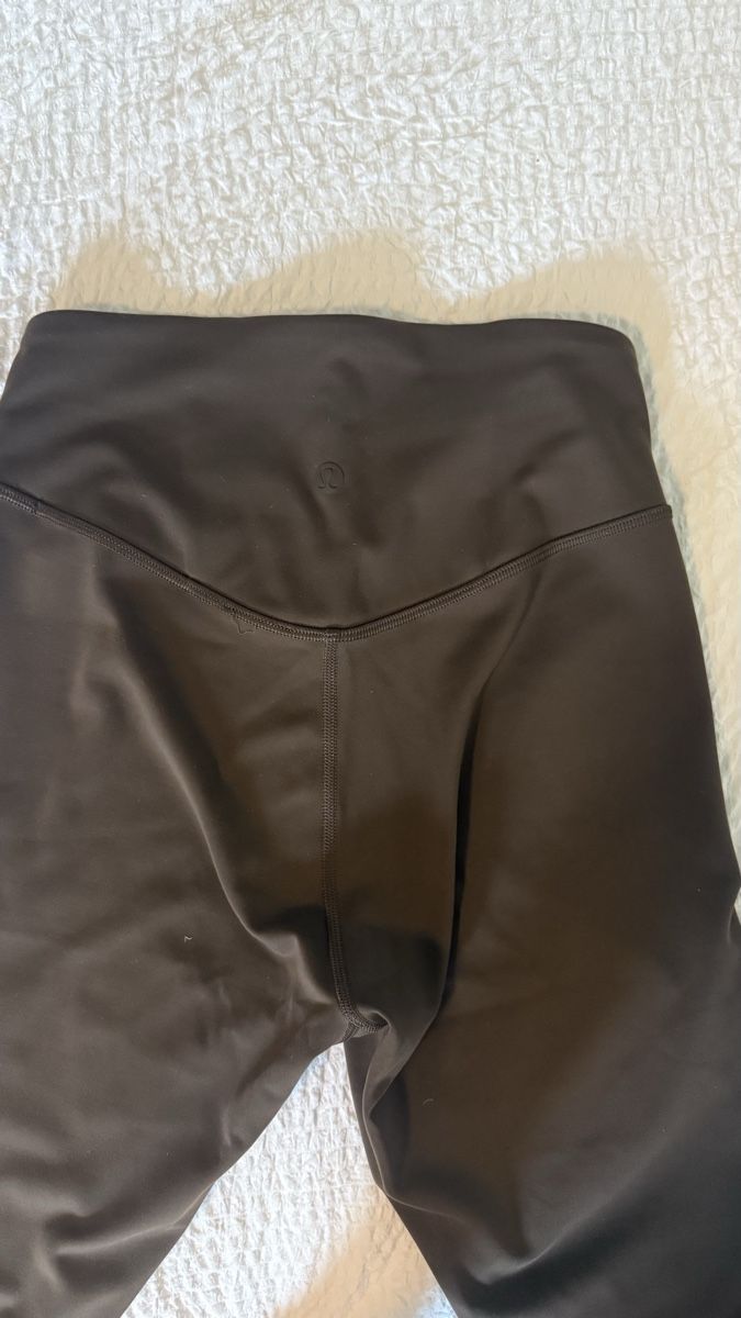 Lululemon Leggings: Braune Lululemon leggings – Nuovo (secondo la descrizione) da Kloten venduto da S_m00 1