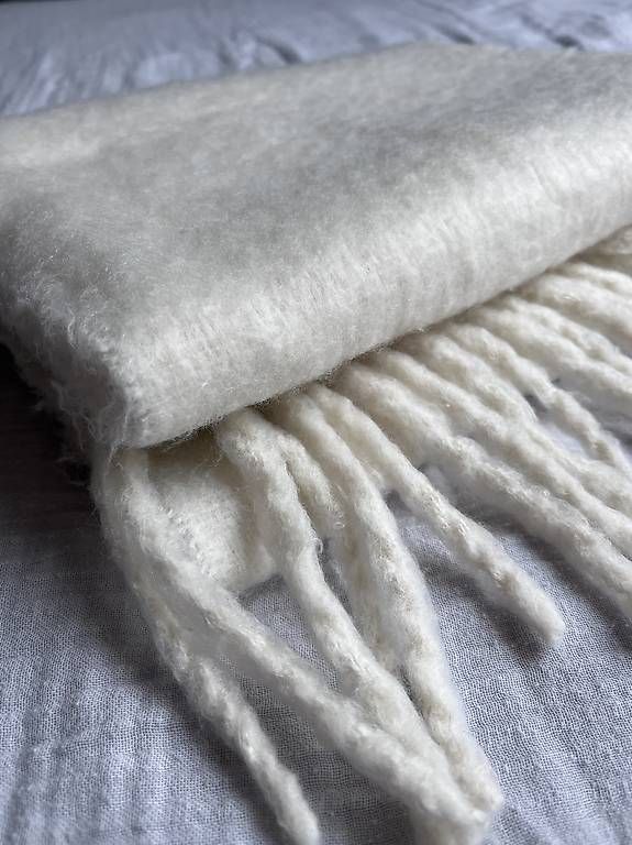 Foulards & écharpes: Weisser Wollschal – D'occasion à Bleienbach par Chi_Cari