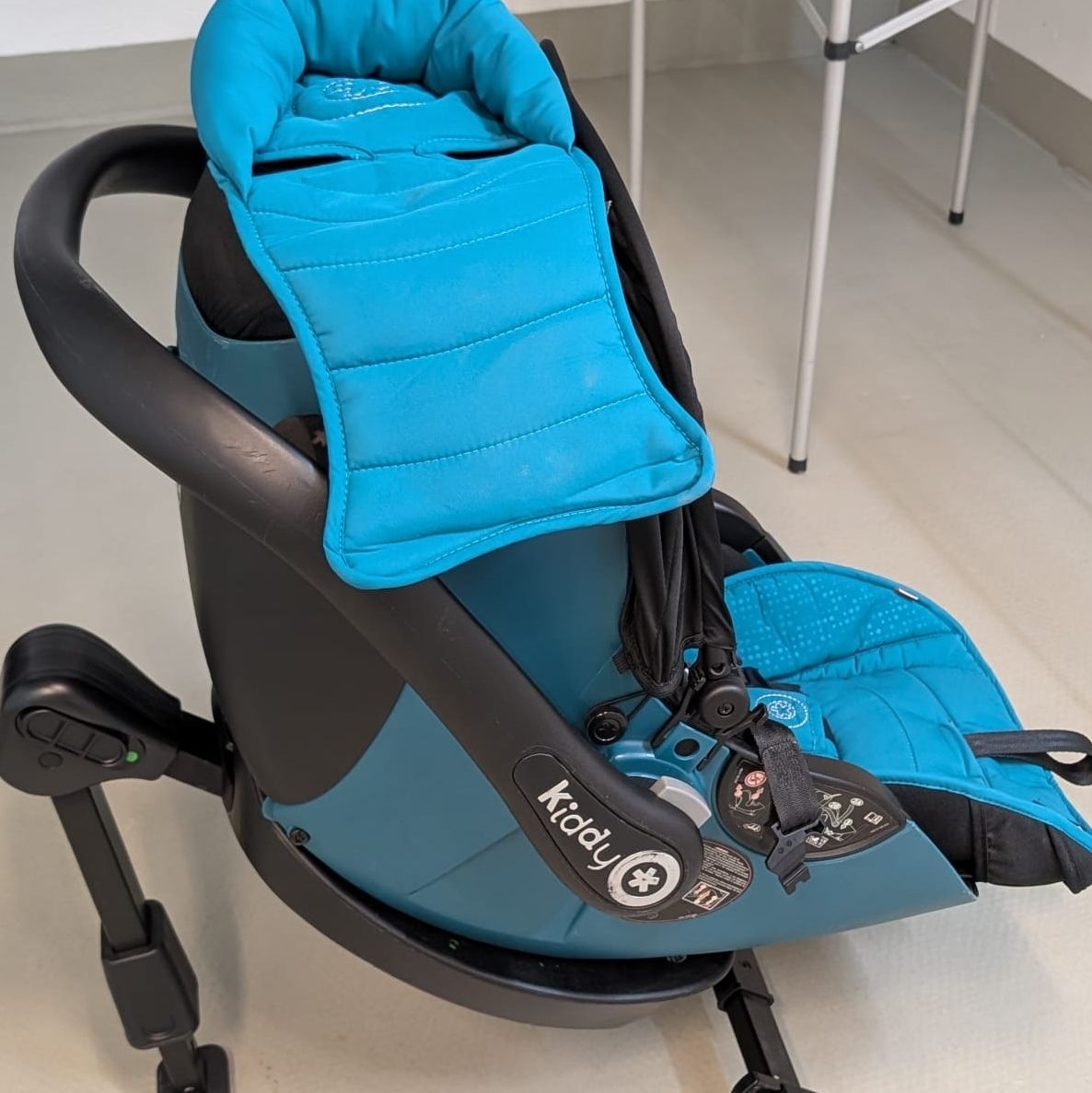 Kiddy Seggiolini per auto: Kiddy Autositz/Babyschale Evolution Pro 2 in Türkis – Usato da Bergdietikon venduto da Staphylococcus 1