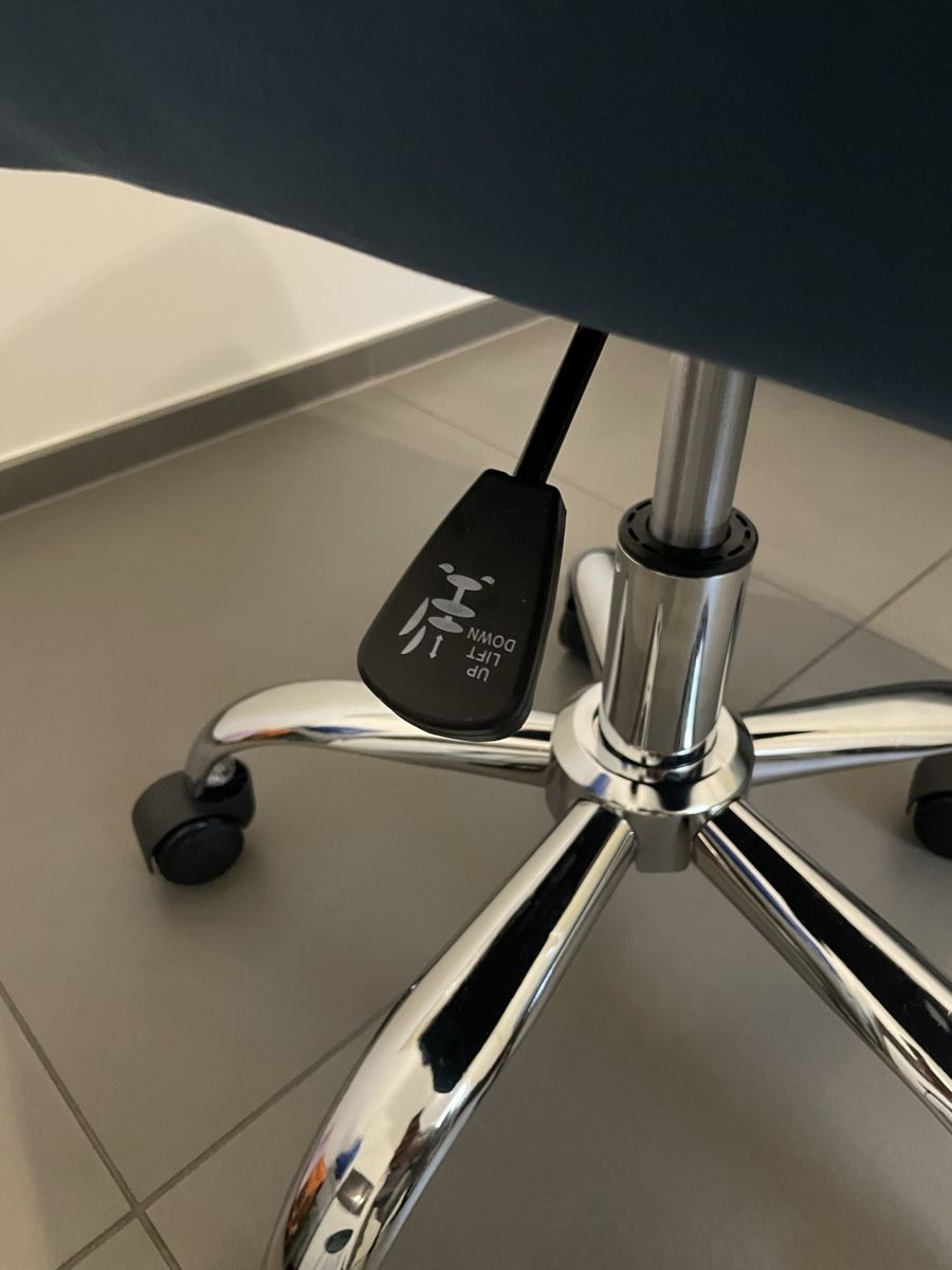 Rollstühle: sedia ufficio blu in velluto - nova – Neu (gemäss Beschreibung) aus Morbio Inferiore von fla- 1