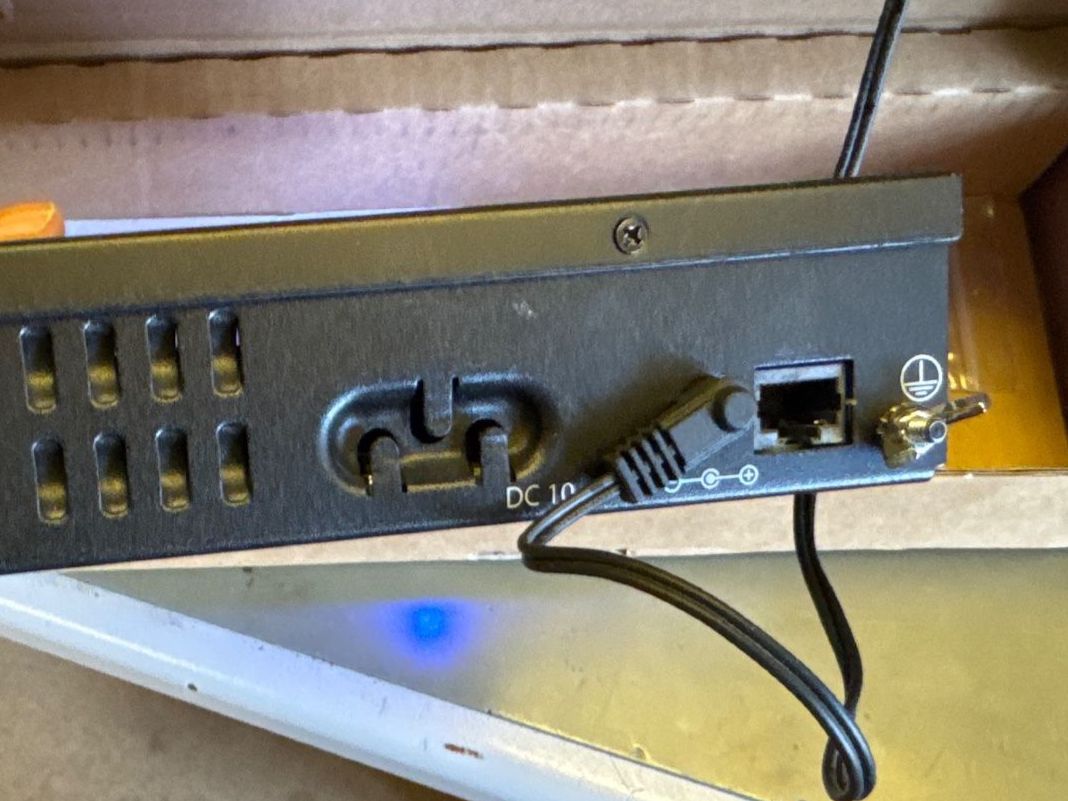 Mikrotik Modem & Router: Mikrotik RB2011UiAS-RM Router – Usato da Adelboden venduto da Chappeler 2