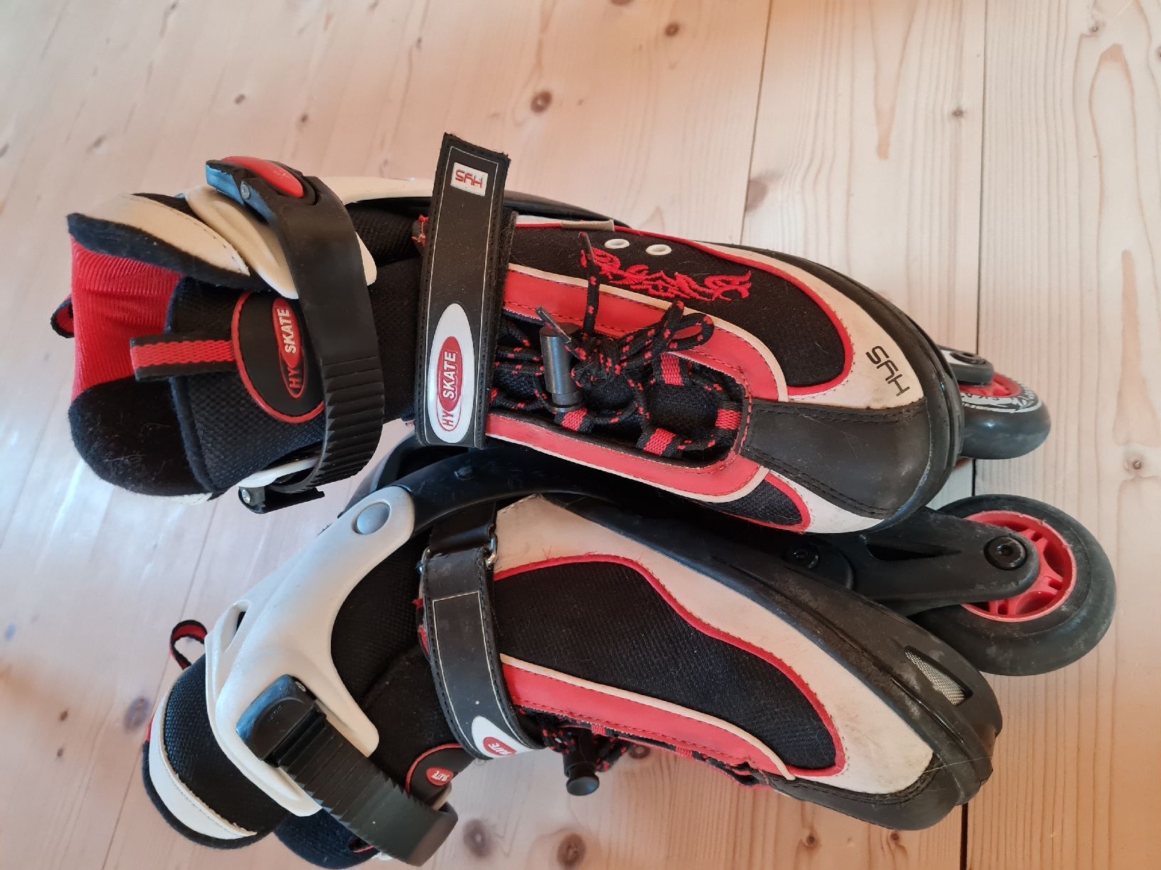 Patins à roul. & inline: Inline Skates Grösse 37-40 – D'occasion à Castrisch par CorinaS03 1