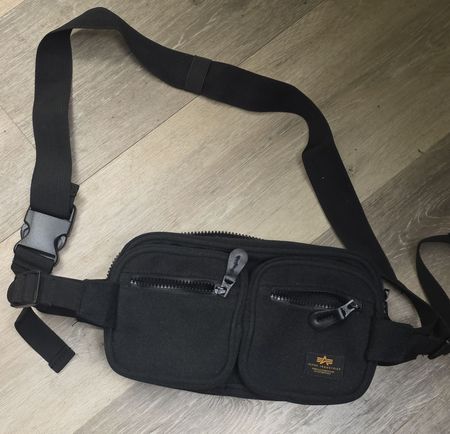 Alpha Industries Umhängetasche/Bauchtasche Schwarz - Neuwert