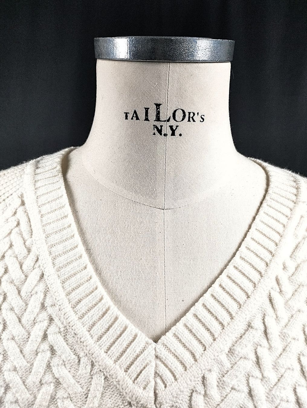 Zara Maglioni & Felpe: ZARA Pullover weiss Gr. S – Usato da Schübelbach venduto da Restwert_Schubelbach 1