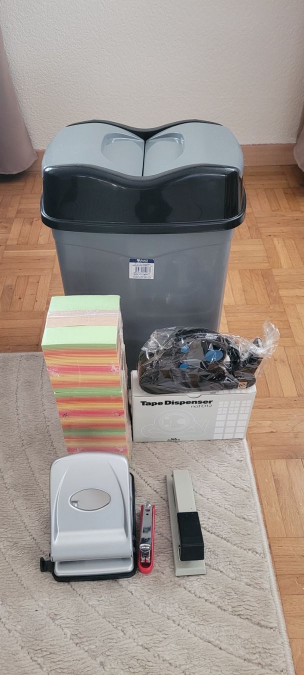 Tutti gli attrezzi: Devidor,perfolier acier/Agrafeuses,3000 Blocnote,poubell 15L – Nuovo (secondo la descrizione) da Vevey venduto da obi_n8zc