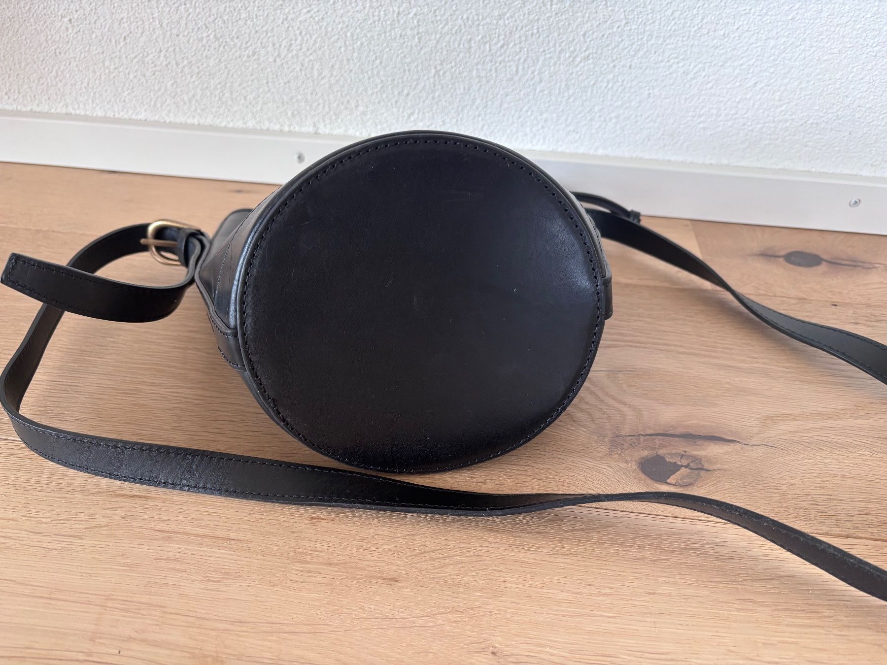 Sezane Borse da donna: Sezane Farrow Bag Mini Black leather – Nuovo (secondo la descrizione) da Winznau venduto da Lauralavera1 2