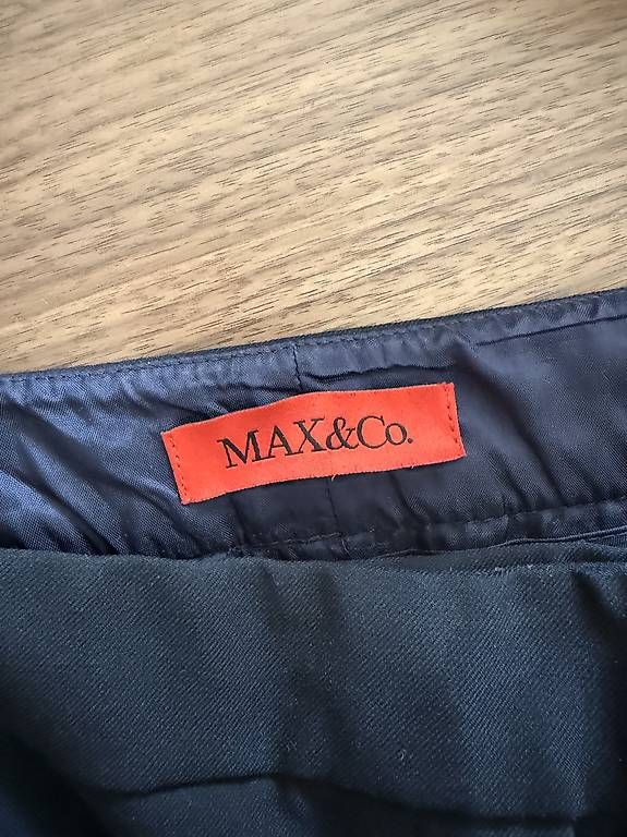 Pantaloni: MAX&Co. Stoffhose  Dunkelblau  Gr. 38 – Usato da Zürich venduto da My_little_boutique 1