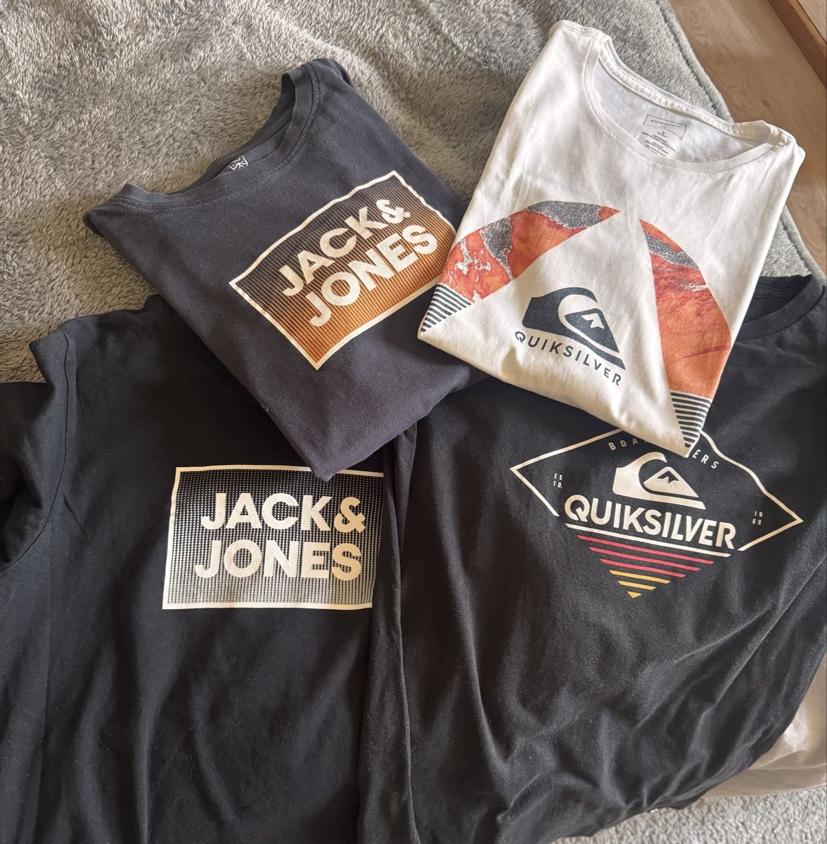 Jack & Jones Lotti & Set di vestiti: 4 T - Shirts Gr. 146/152 – Usato da Buchs SG venduto da Scheni71