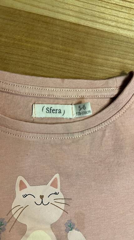 Blusen, T-Shirts & Tops: Süsses Mädchen Shirt von Sfera – Gebraucht aus Zürich von klily 1
