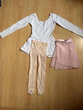 Tenue de danse blanche, collants et jupe (environ 6 ans)