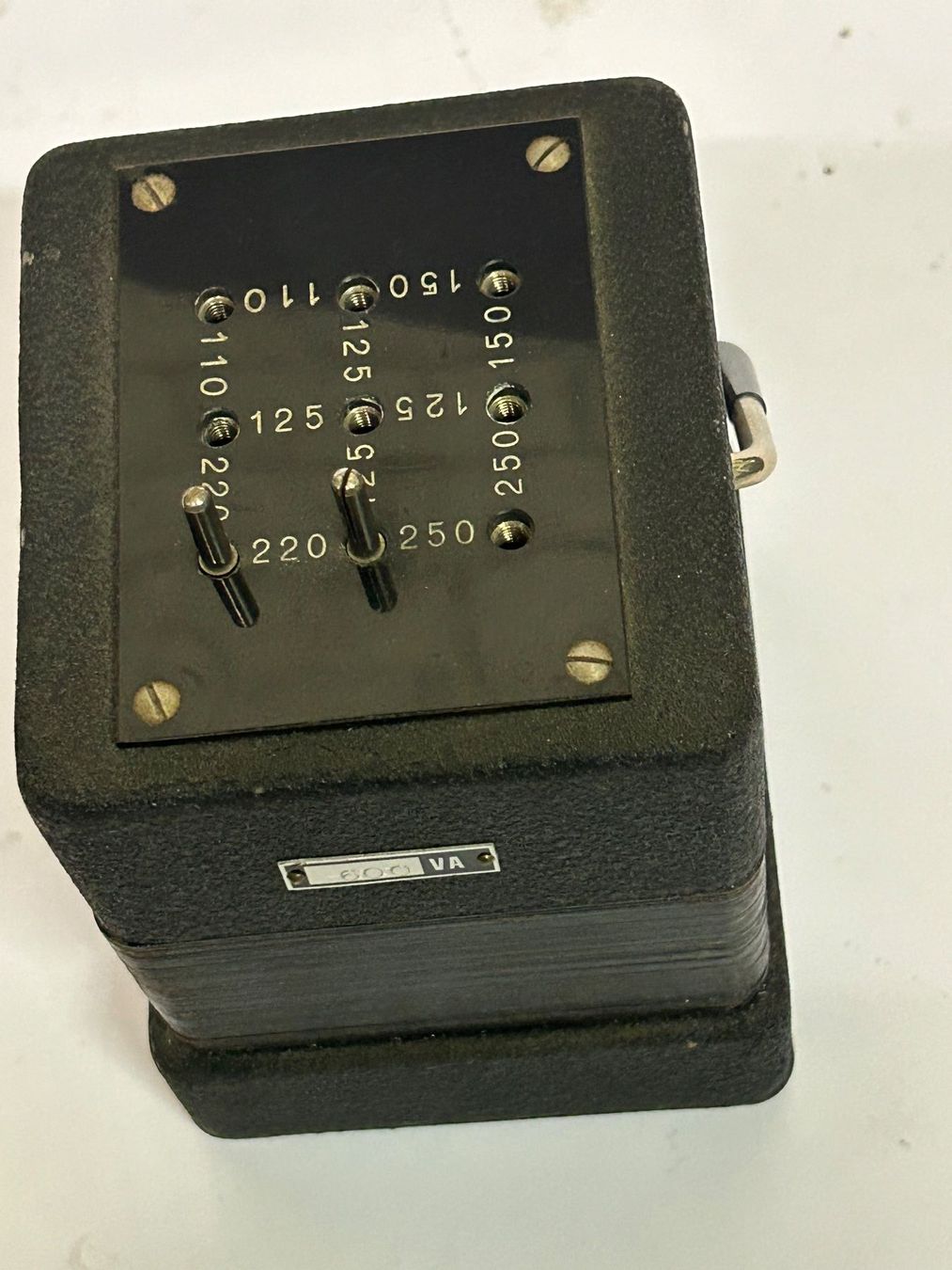 Componenti elettronici: Vorschalttrafo 220V/110V – Usato da Etzelkofen venduto da Botti50 3