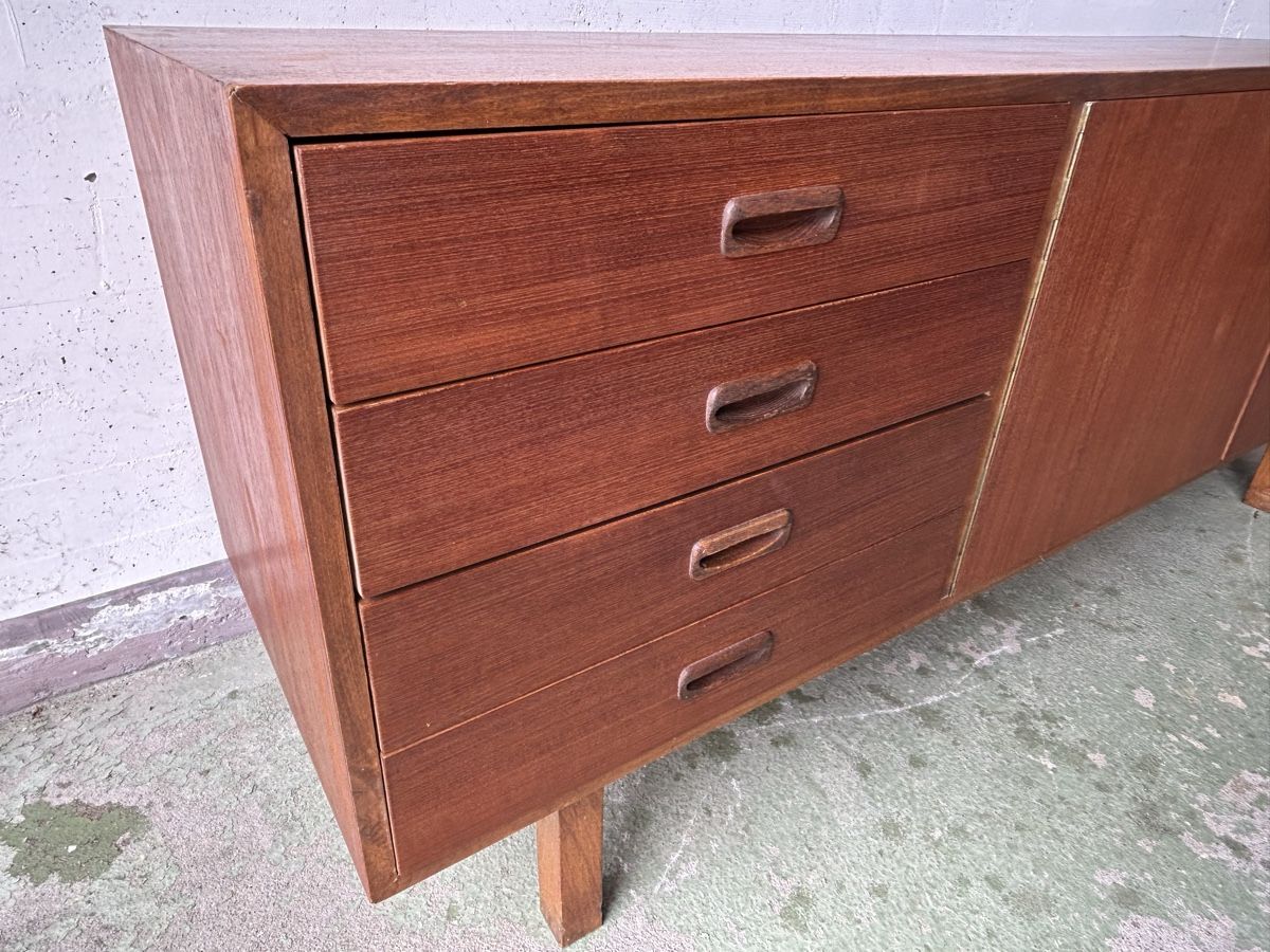 Credenze: Mid-Century Modern Teak Sideboard – Usato da Uetendorf venduto da REhome 4