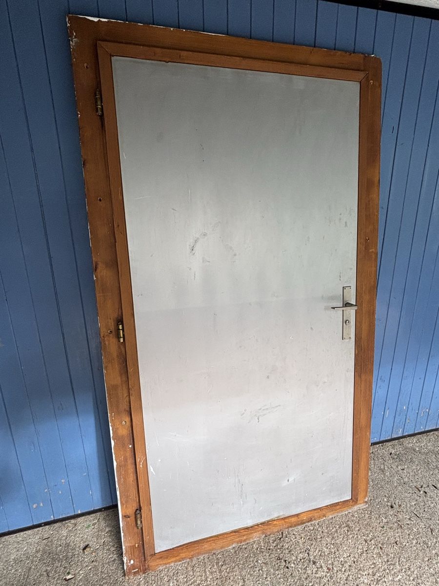 Portes: Türe Holz Metall – D'occasion à La Heutte par Elas 2
