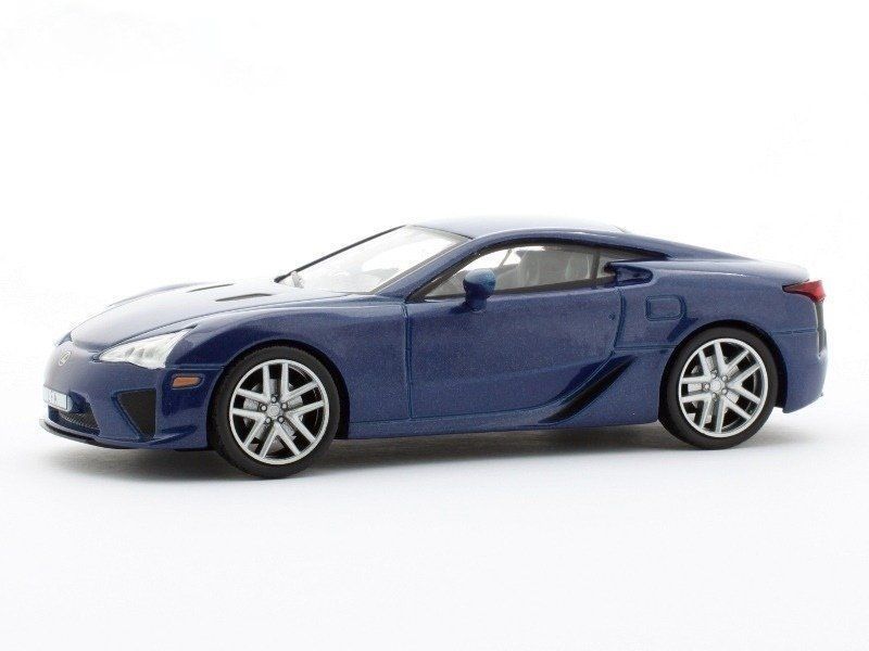 Lexus LFA dunkelblau