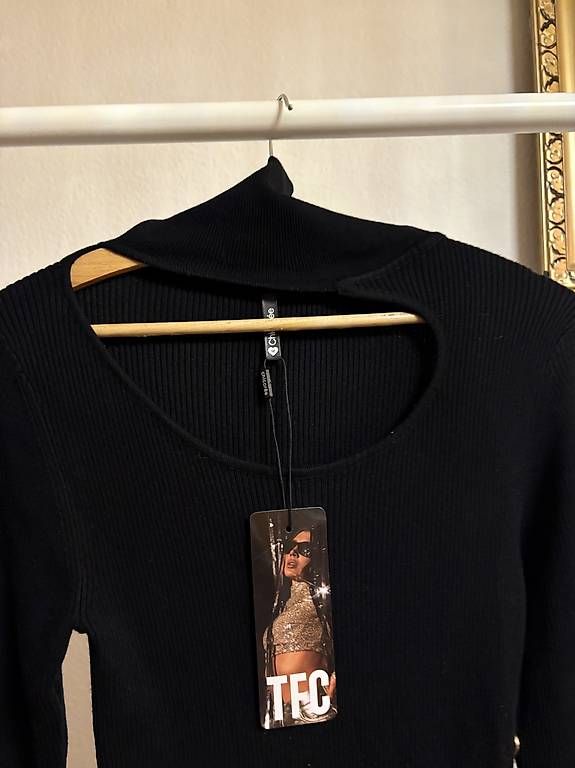 Kleider: TEC black maxi dress with gold buttons  – Gebraucht aus Birsfelden von Vic_toria 2