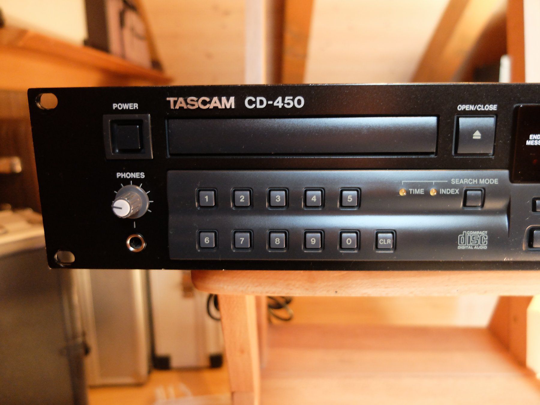 Tascam Lettore multimediale & Streamer: TASCAM CD 450 Professioneller CD Spieler – Usato da Greppen venduto da Fuerstigor 1
