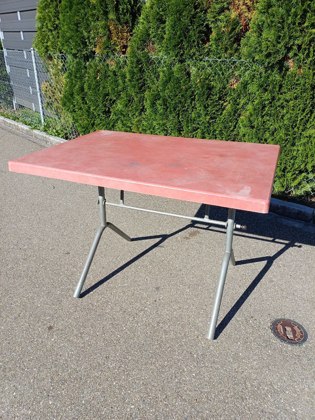 Bigla Tische: Vintage Gartentisch, klappbar, GFK – Gebraucht aus Niederuzwil von wolkenlos80