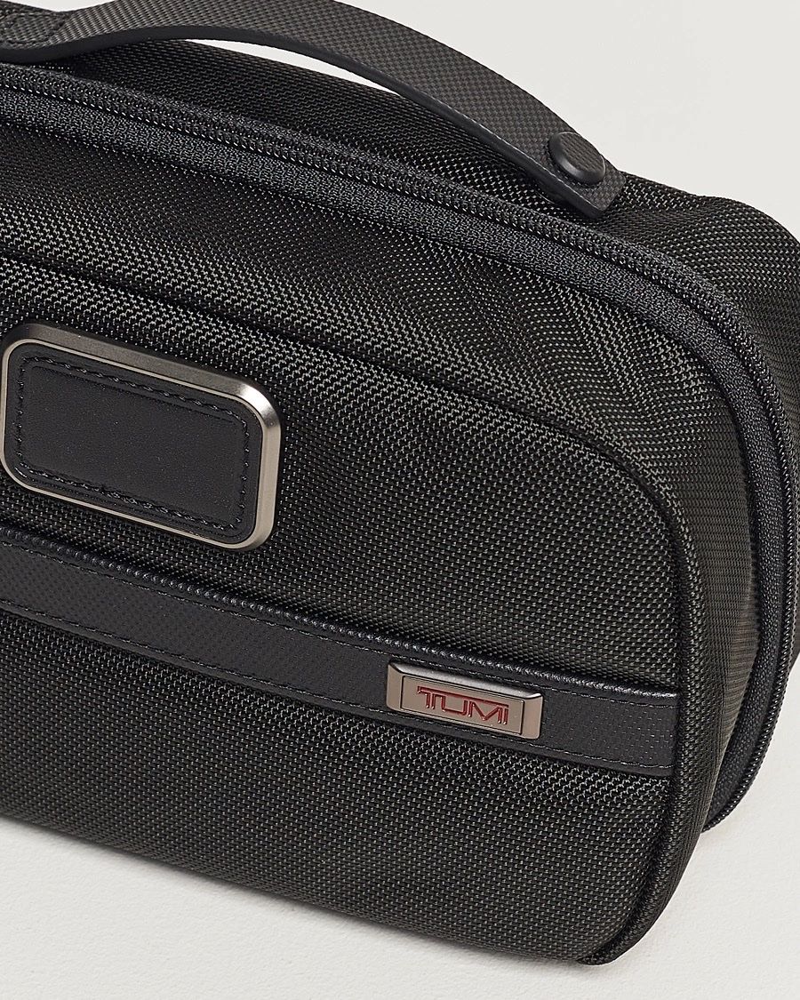 Tumi Borse: TUMI Alpha 3 Split Travel Kit dark gray CHF 175 – Nuovo (secondo la descrizione) da Unterseen venduto da SONY-CoolGo 4