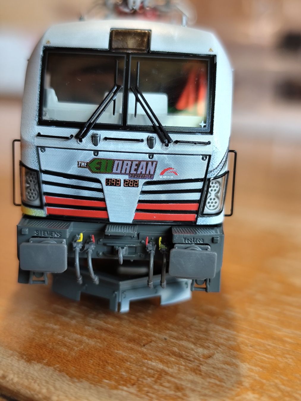 Jägerndorfer Modellini di ferrovie: Jägerndorfer H0 AC~ Vectron ELL BR 193 ZIMO Decoder – Nuovo e nell'imballaggio originale da Studen SZ venduto da RahanKappa 2