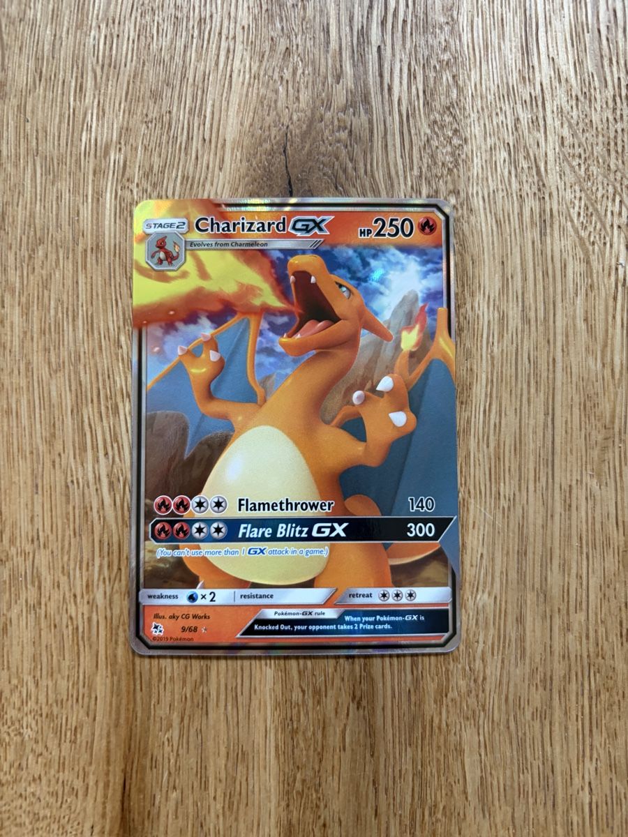 Pokémon Cartes à collectionner: Pokemon Charizard GX Hidden Fates Mint – Neuf (Voir description) à Celerina par vyn_90