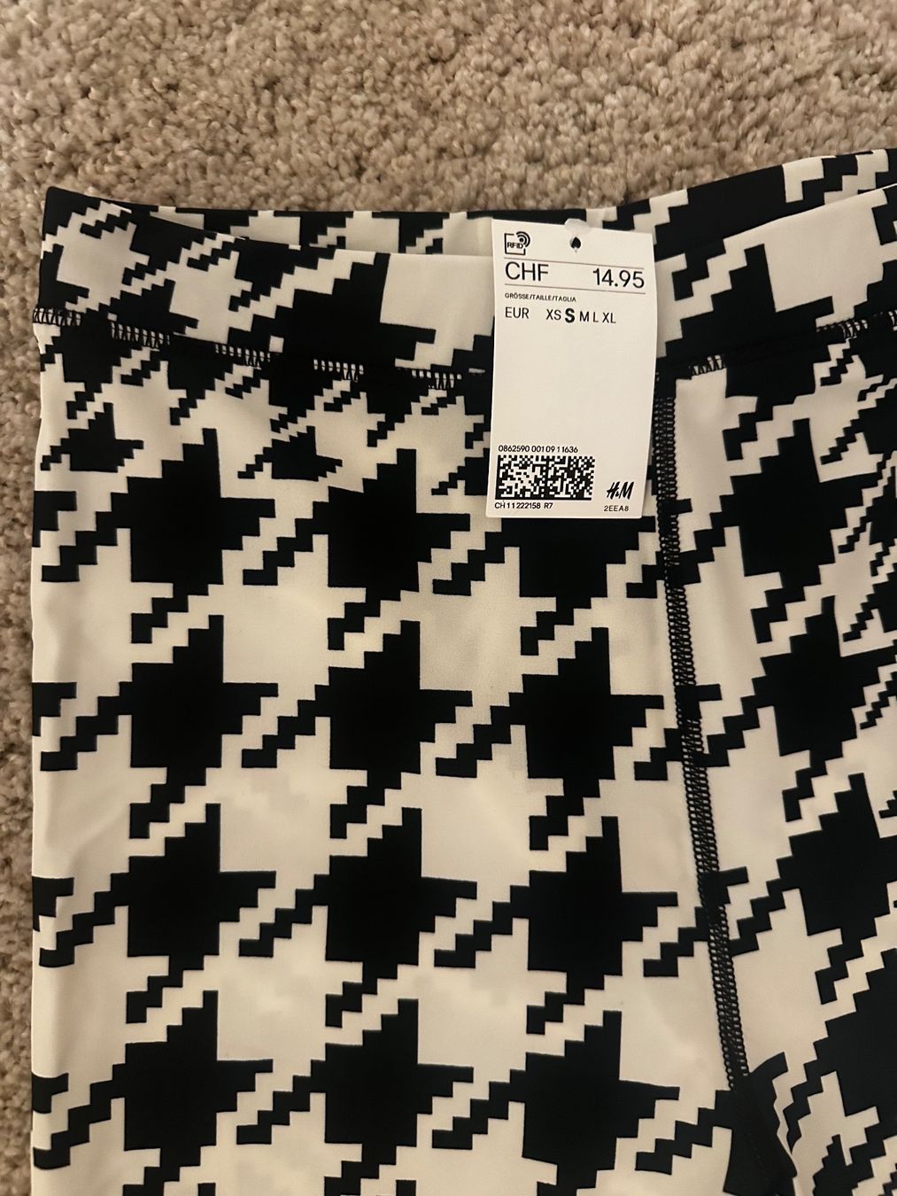 H&M Pantaloni: Hose – Usato da Rapperswil BE venduto da aro_66tx 1