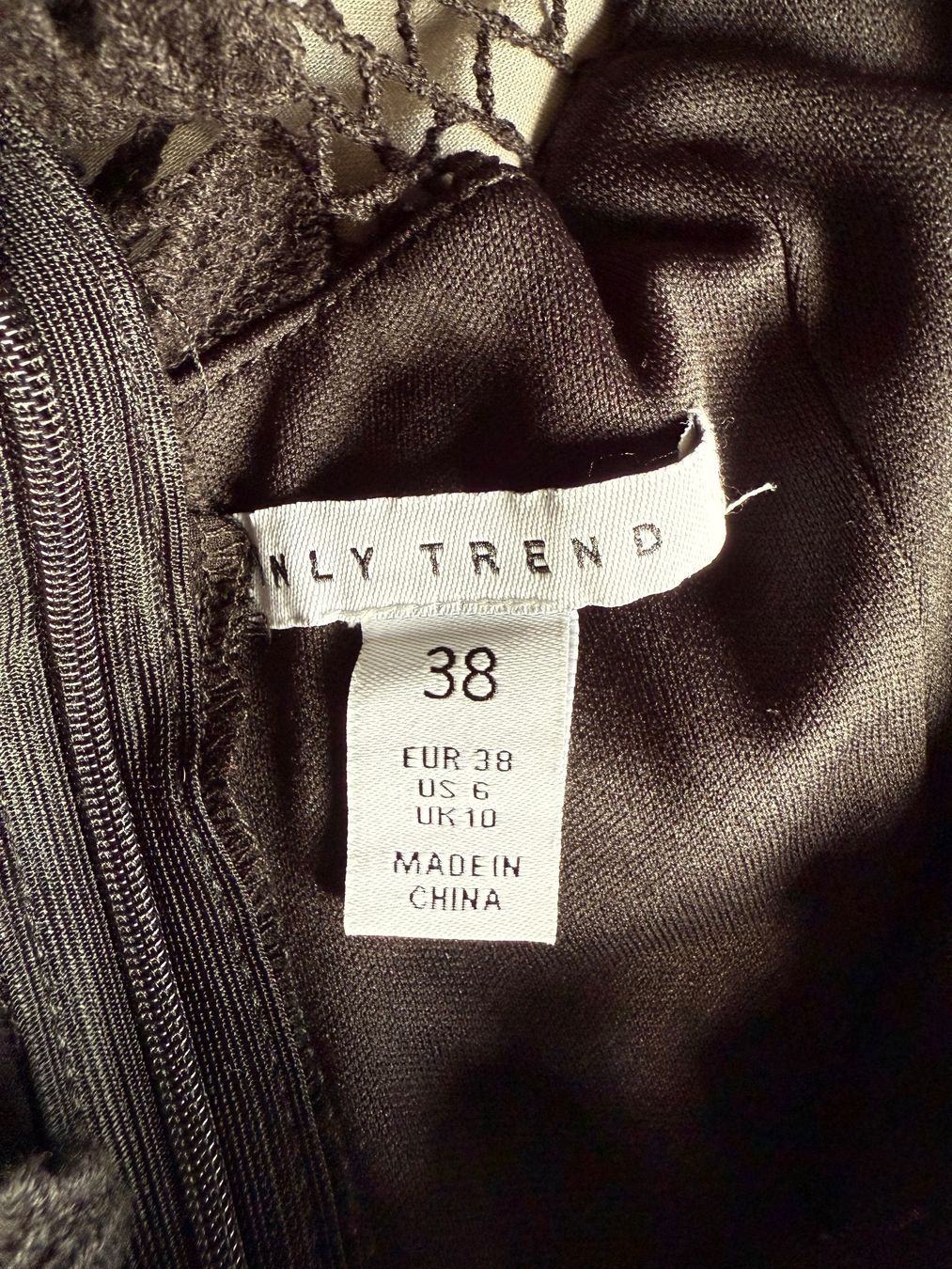 Kleider: Elegante vestito nero con pizzo – Neu (gemäss Beschreibung) aus Bellinzona von bul_mvy5 3