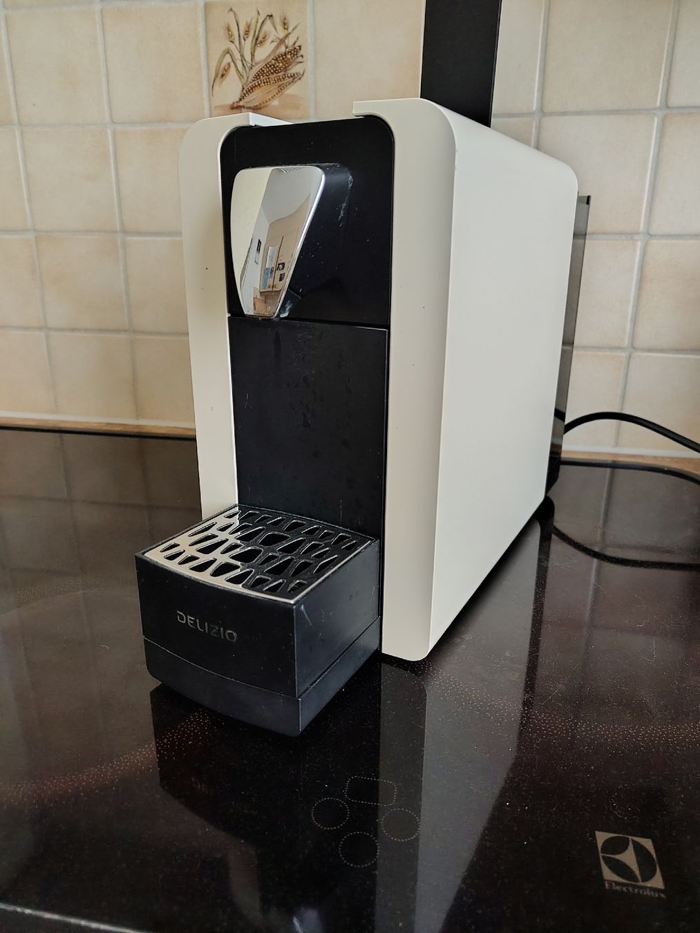 Delizio Kaffeemaschinen & Espressomaschinen: Delizio Kapselmaschine – Gebraucht aus Winterthur von Celine_Fischbacher