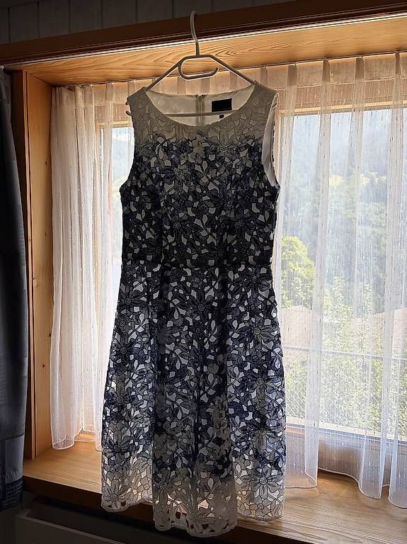 Phase Eight Lotti di vestiti: Cocktailkleid mit Jacke von Phase Eight – Usato da Maladers venduto da Brueni08 1
