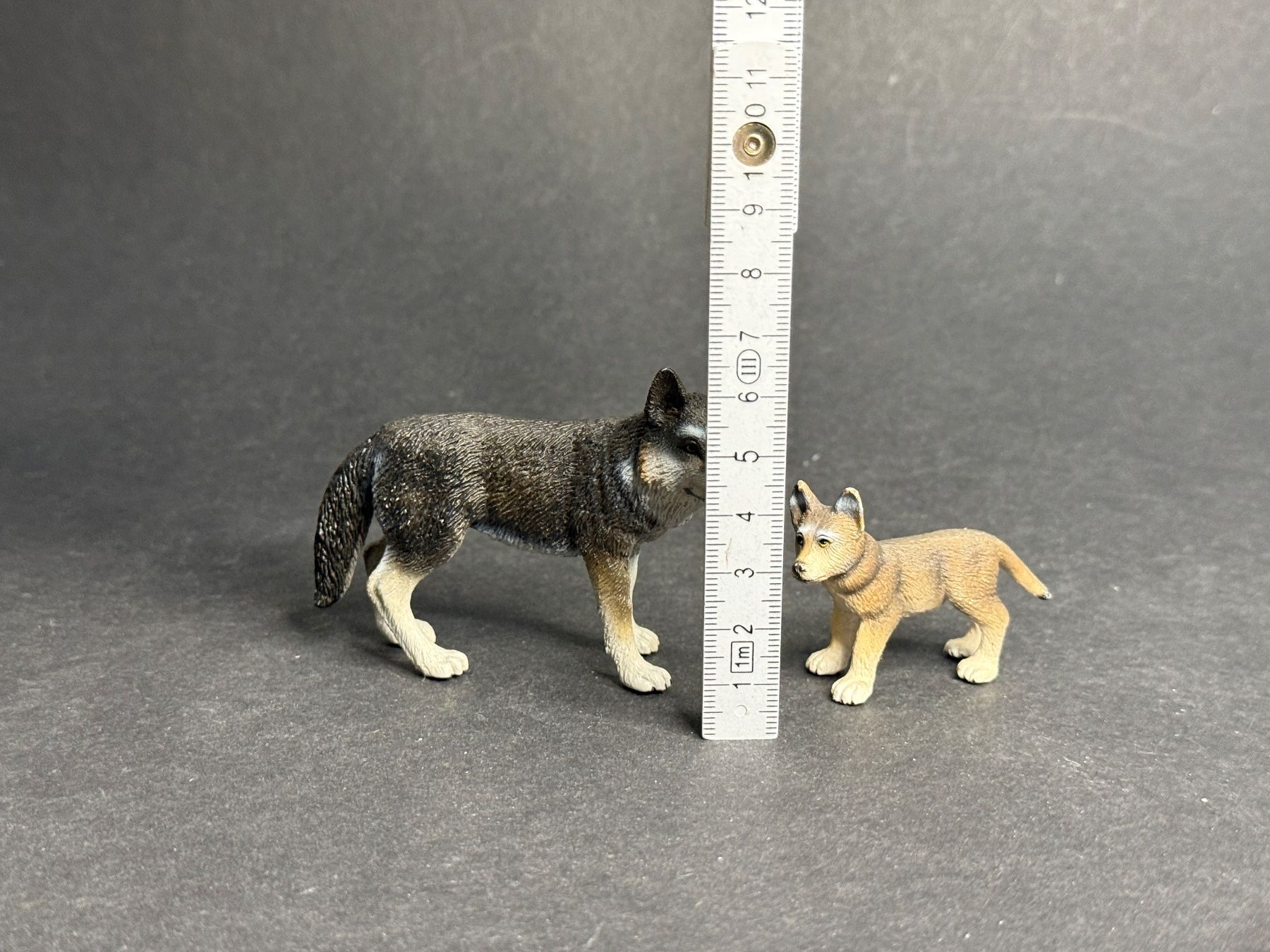 Schleich Statuette: Schleich Wolf und Welpe Tiere Wölfe – Usato da Ennetbaden venduto da mapa05 1
