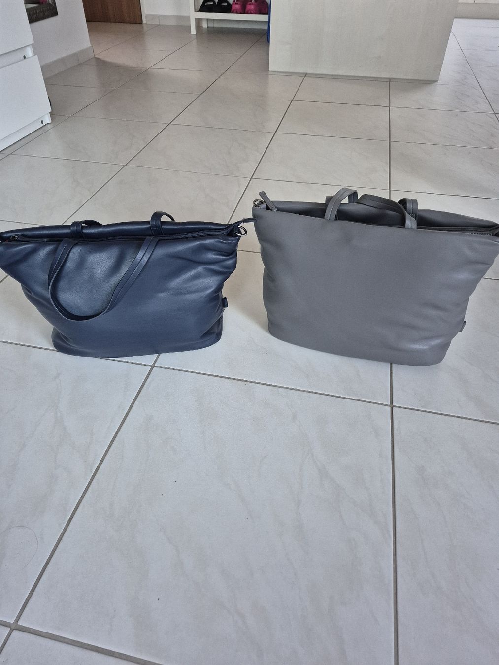 Tom Tailor Taschen für Damen: 2 Tom Tailor Handtaschen blau grau – Gebraucht aus Aesch BL von Moni1211