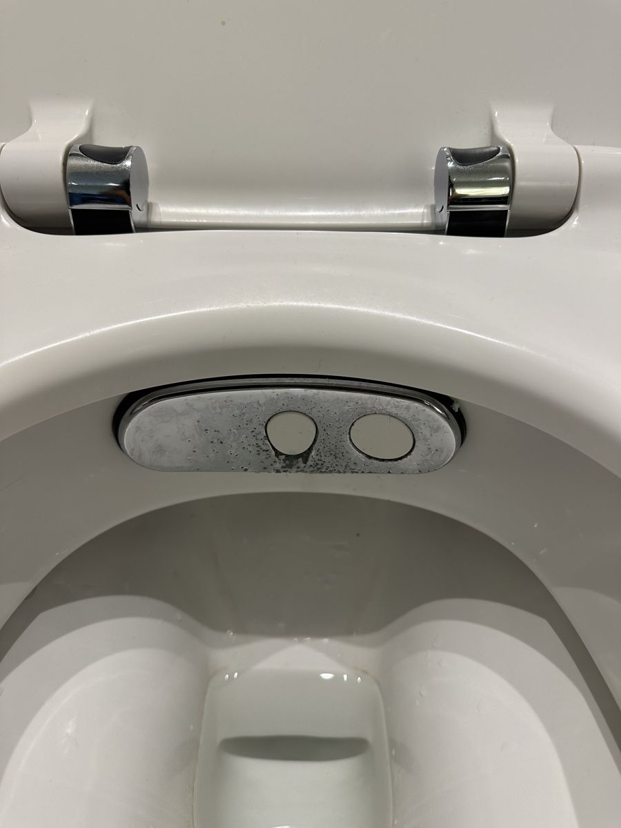 Geberit WC: Dusch-WC Balena 8000 ab CHF 1.00!!! – Defekt aus Wolfhausen von Hole-in-One 4