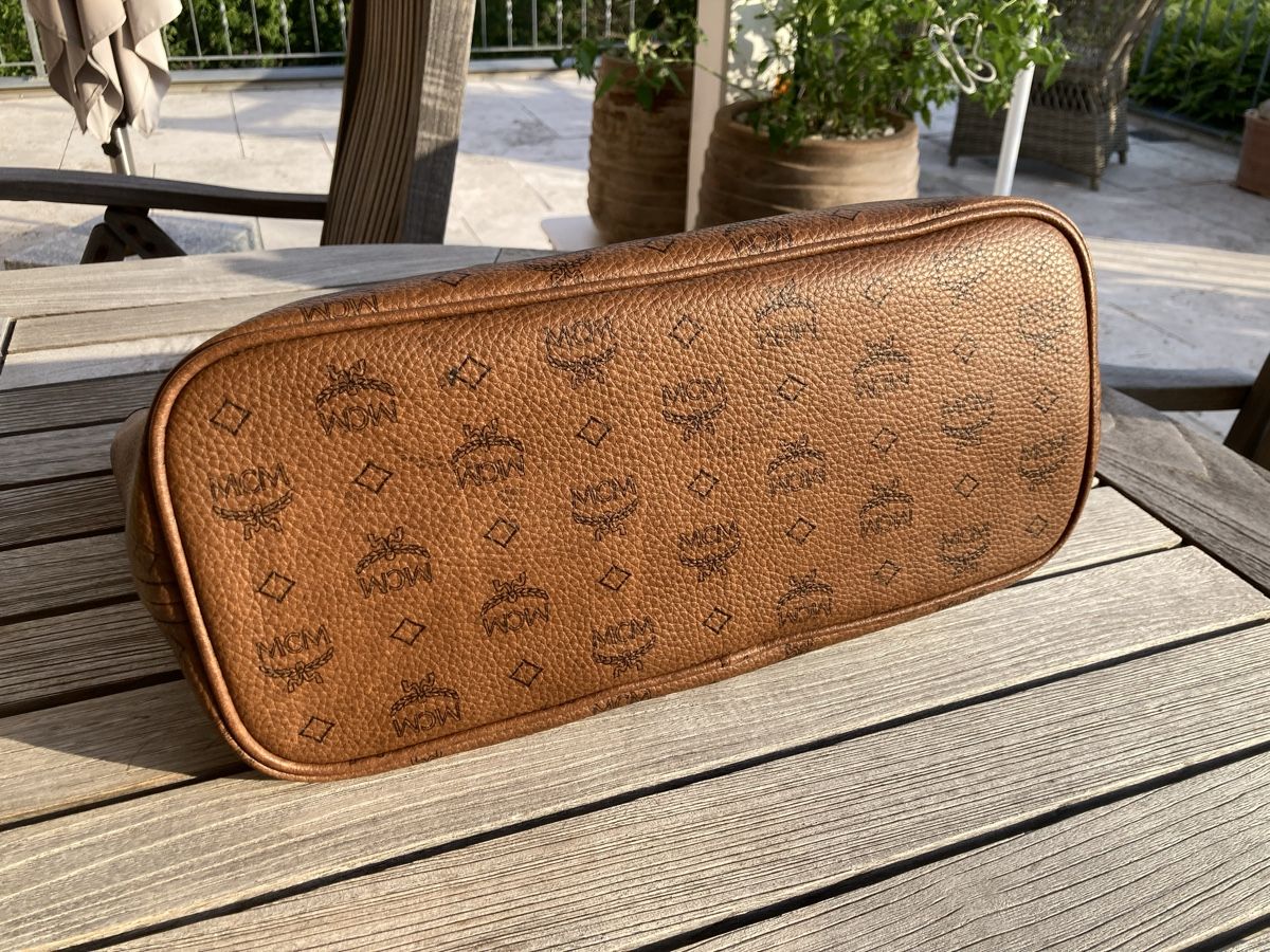 Mcm Taschen für Damen: MCM Tasche Braun mit Dogbone Anhänger – Gebraucht aus Niederdorf von Anderlemon 6