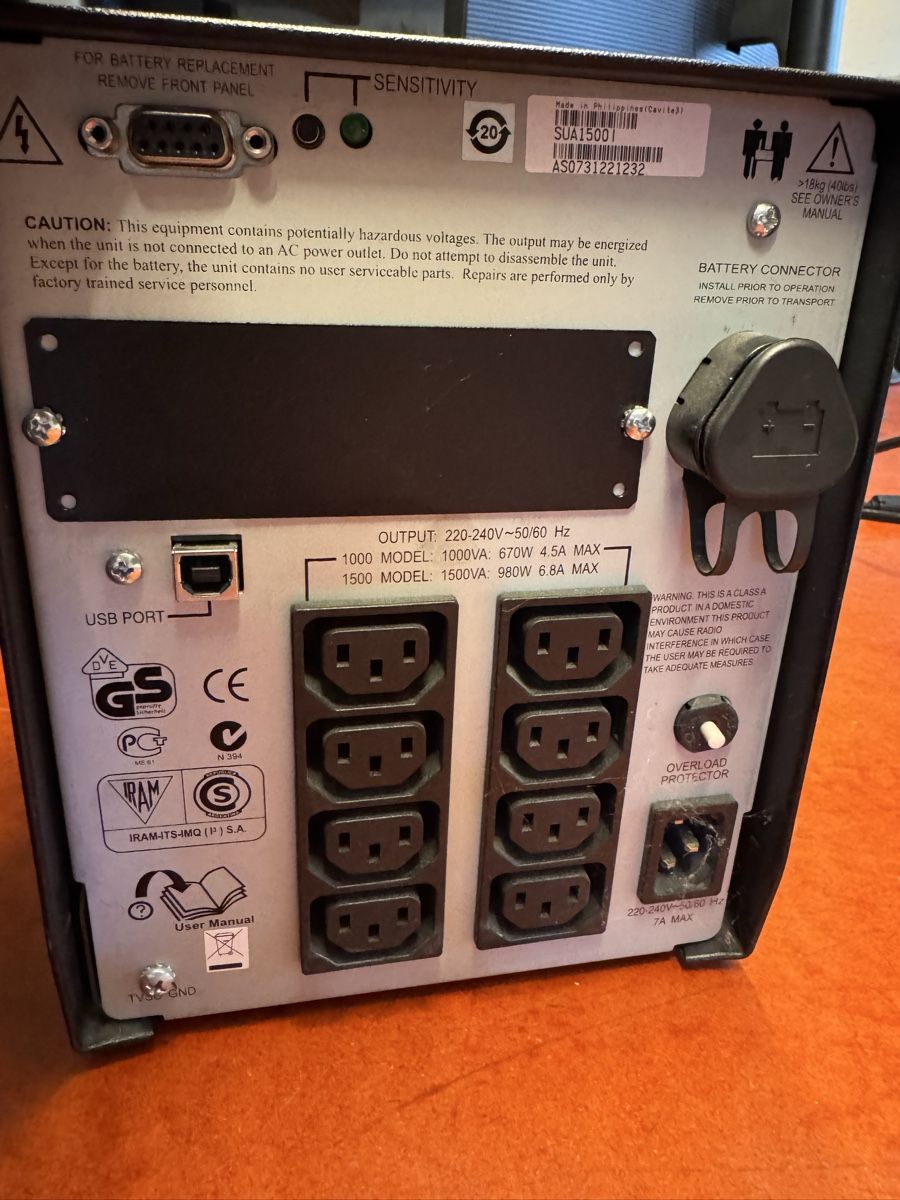 Apc Caricatori & Batterie: APC Smart-UPS 1500VA - Reliable Power Protection - Tested – Usato da Gebenstorf venduto da Jay.link 1