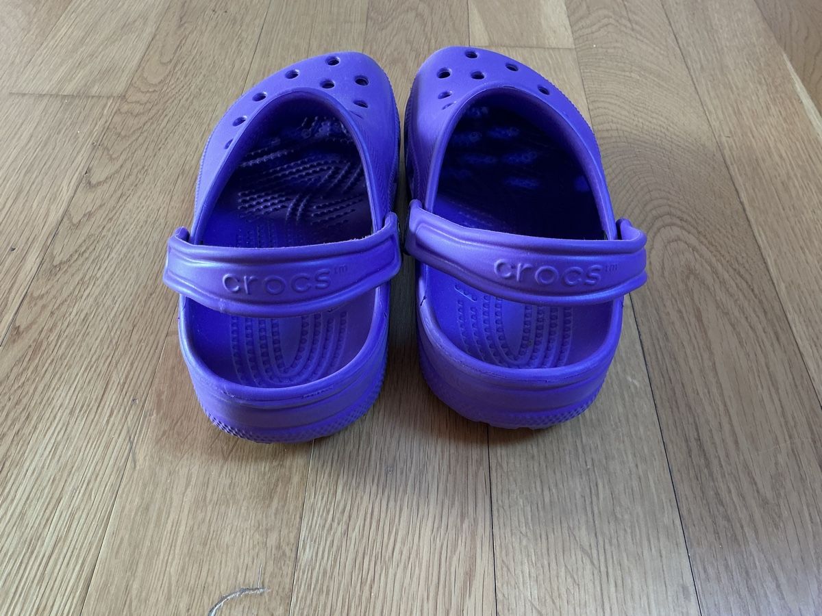 Scarpe per ragazze: 2 PAAR CROCS GR. 32 (ORIGINAL) – Usato da Volketswil venduto da rainbow6561 2