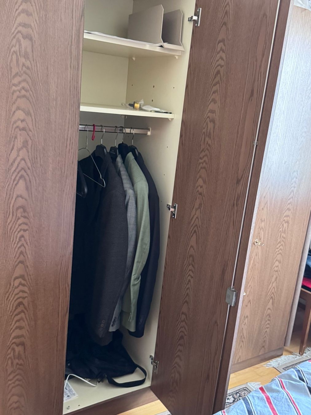 Armadi: Kleiderschrank 5-flüglig – Usato da Henggart venduto da Swif 2