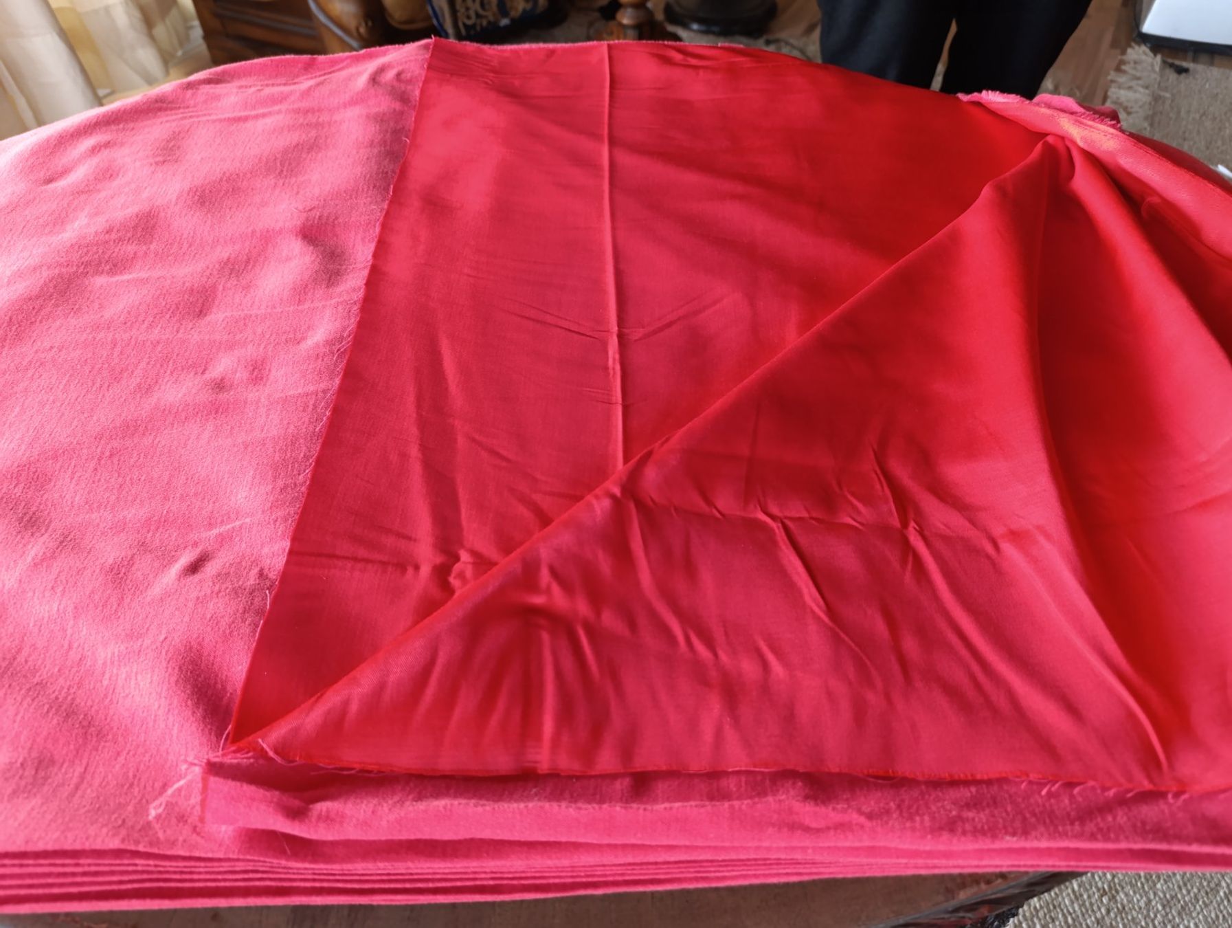 Tessuti: Original verpackt ,10,5 m Satin rot 145cm breit – Nuovo e nell'imballaggio originale da Rüthi (Rheintal) venduto da marycsipet 4