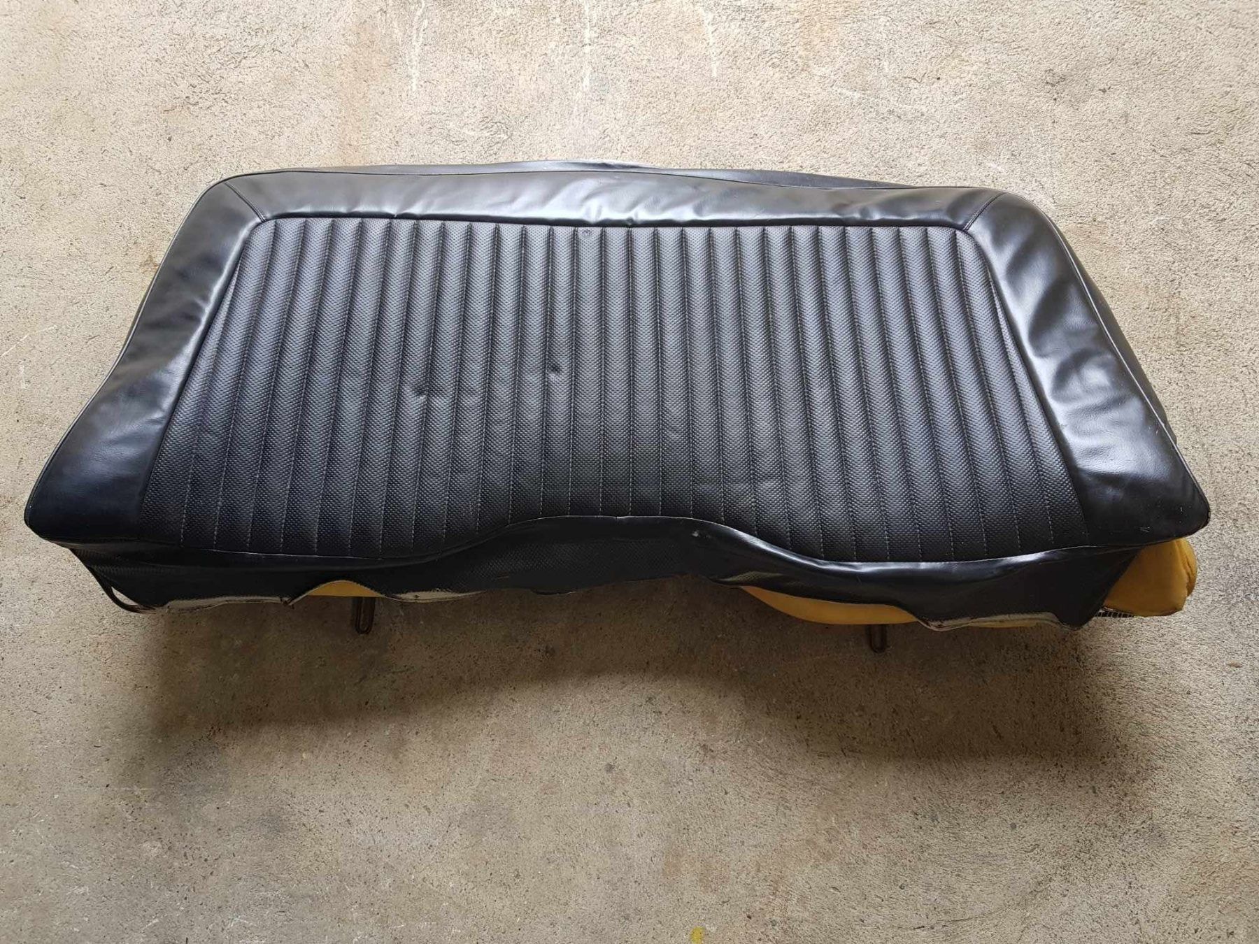 Mopar Alle Autoersatzteile: Mopar E-Body Rücksitz Rücken-Lehne hinten – Gebraucht aus Niedergösgen von usc_8qc6