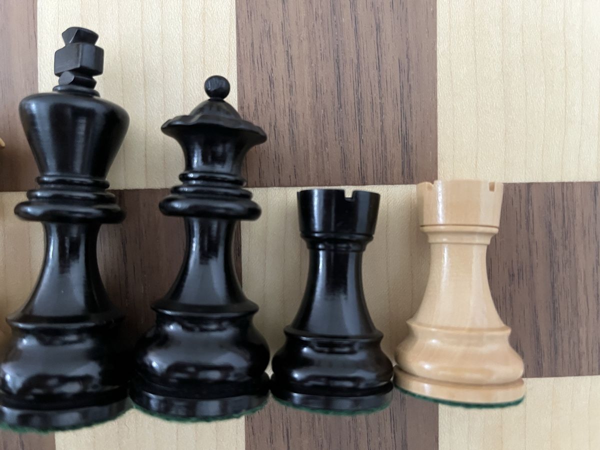Giochi: Schachspiel Brett und Figuren Schach – Nuovo e nell'imballaggio originale da Orpund venduto da Steinway 6
