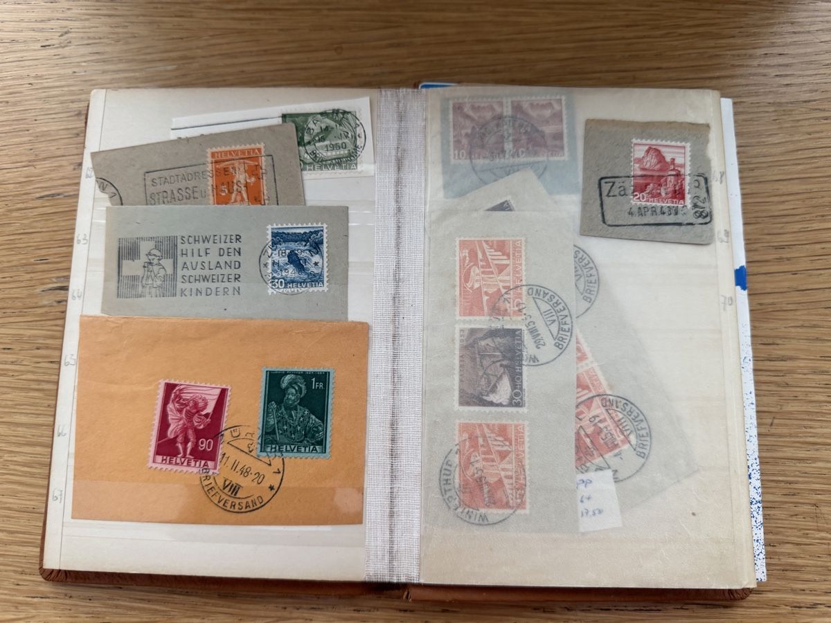 Tutti i francobolli: Kleines Album Schweizer Briefmarken  – Usato da Murgenthal venduto da Tina_4055 5