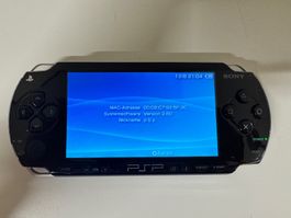 Sony PSP (PlayStation Portable) + 4GB Cd+ladekabel