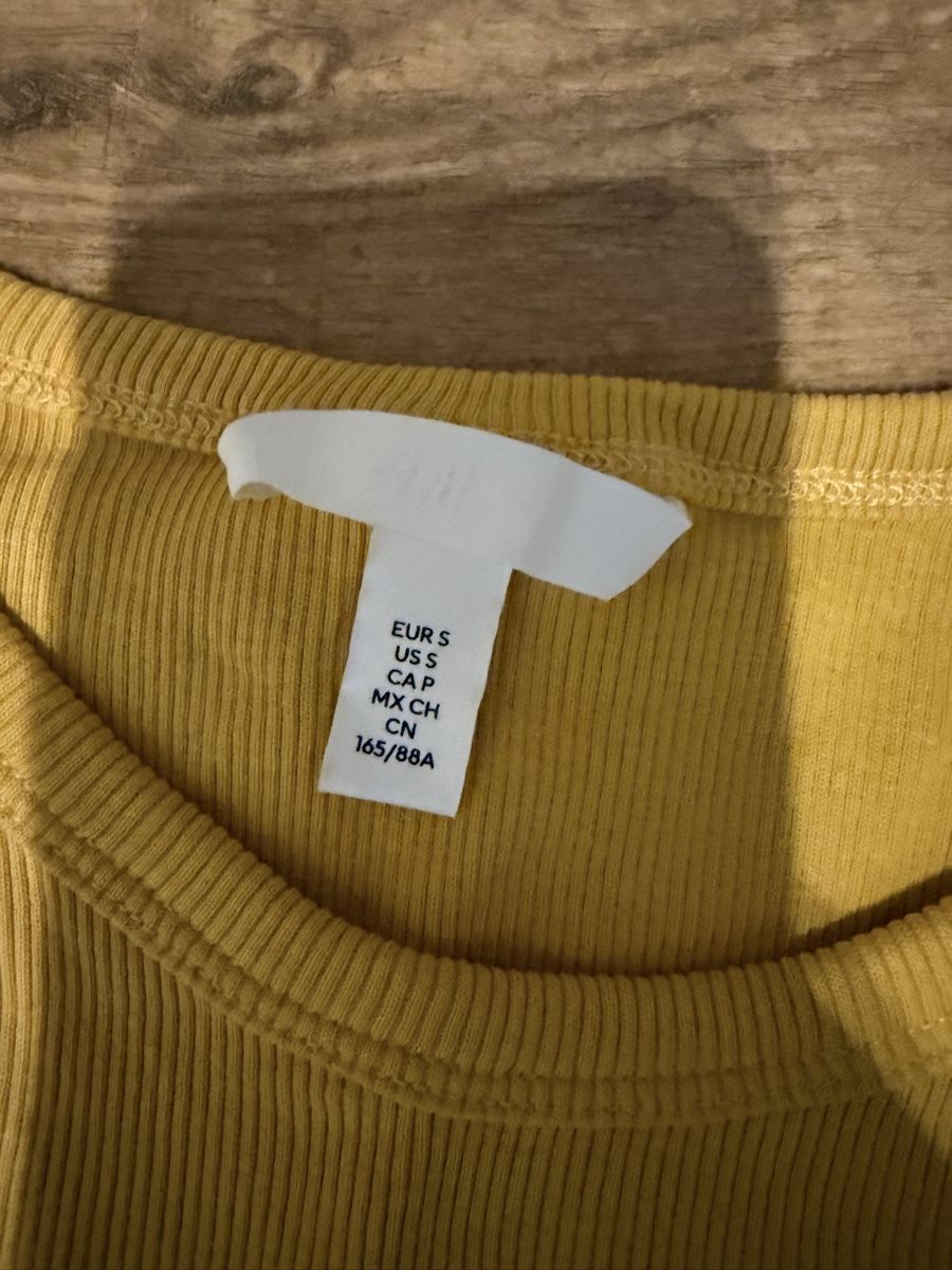 H&M Tops: Damen Top  – Neu (gemäss Beschreibung) aus Mümliswil von eliaane 1